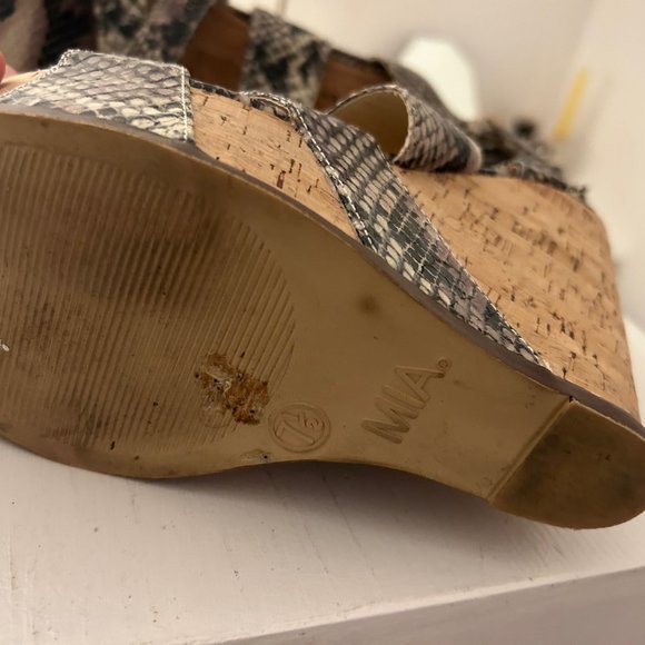 Women's MIA Snakeskin Platform Wedges size 7.5 - Picture 5 of 11